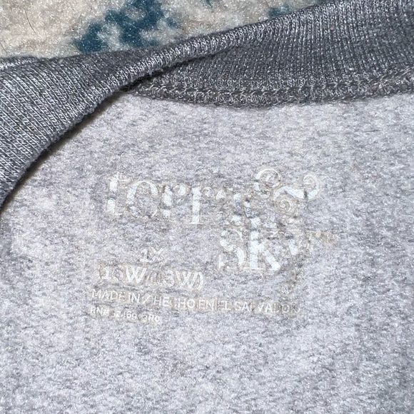 women’s crewneck - Picture 2 of 2